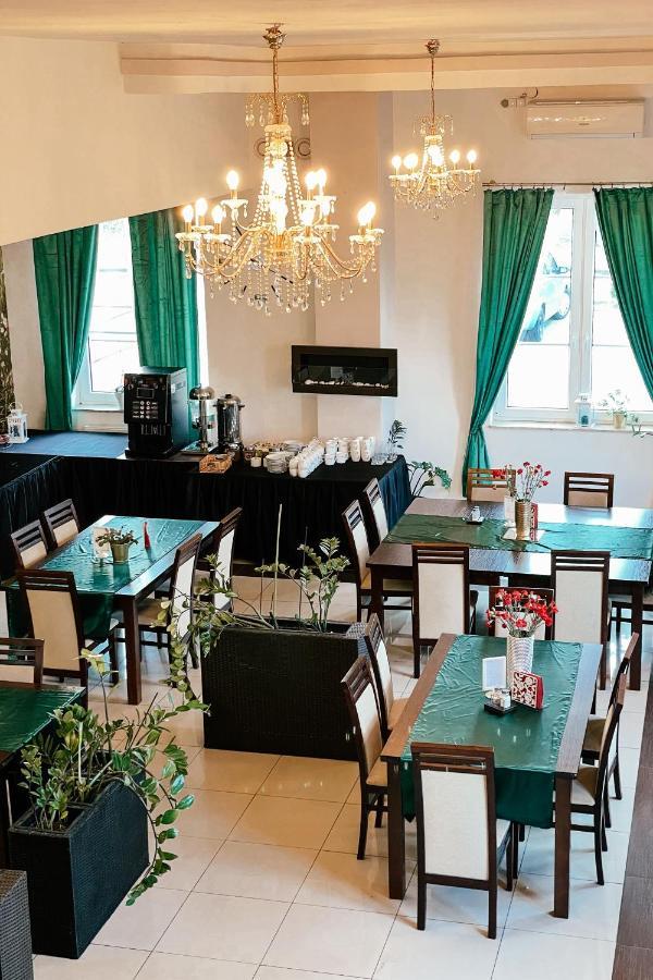 Hotel Zlotogorski Koscielec エクステリア 写真