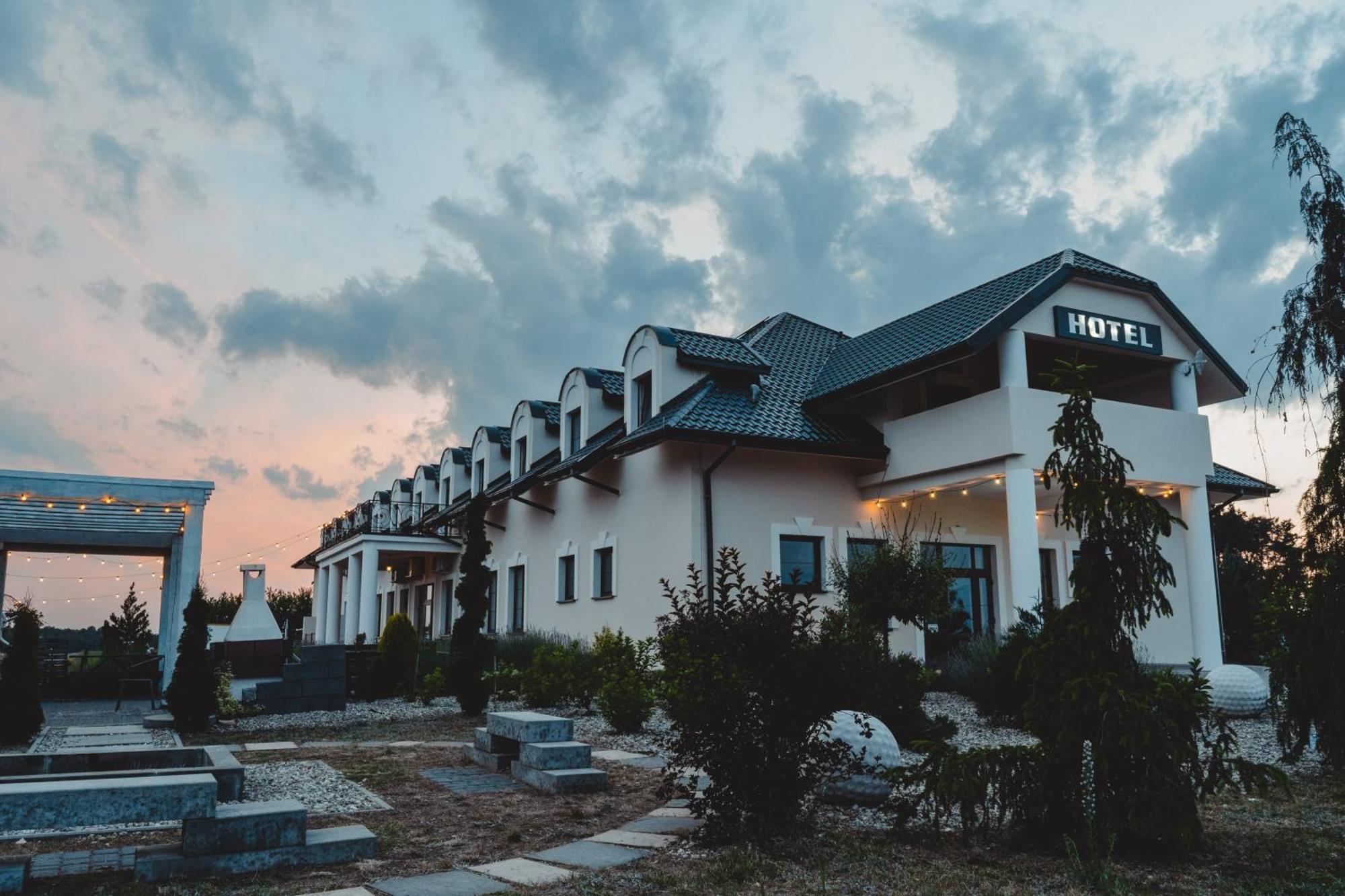Hotel Zlotogorski Koscielec エクステリア 写真